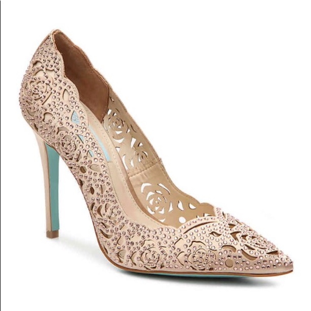 Betsy Johnson Emili high heel shoes size 7M. New